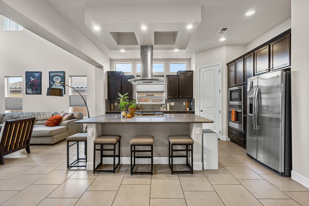 Image 13 of property listing at 8609 Chilte Pine Road NW, Albuquerque, NM 87120