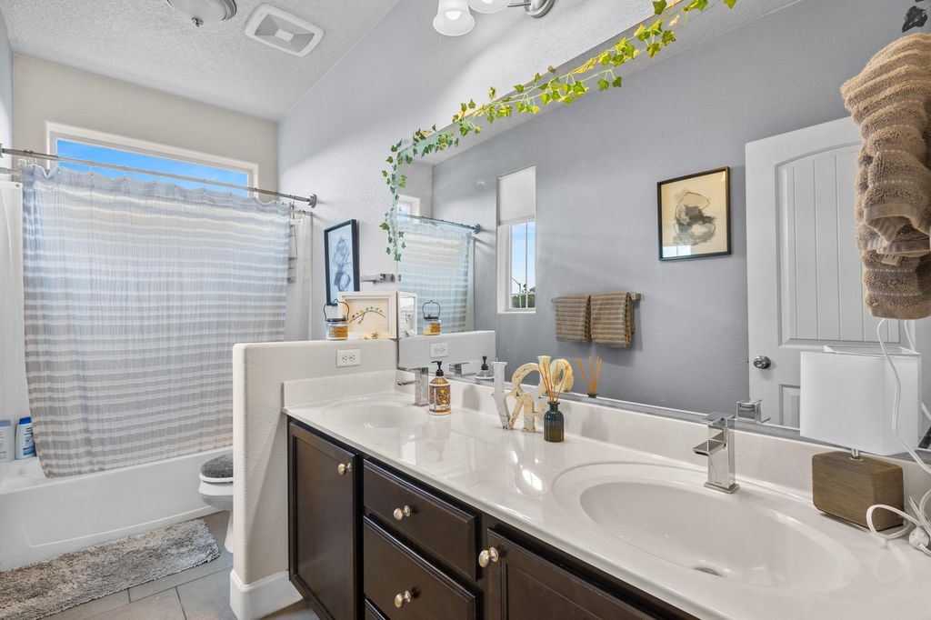 Image 28 of property listing at 8609 Chilte Pine Road NW, Albuquerque, NM 87120