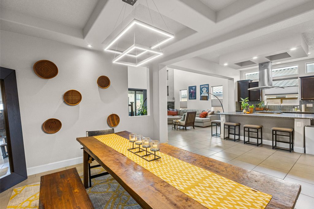 Image 3 of property listing at 8609 Chilte Pine Road NW, Albuquerque, NM 87120