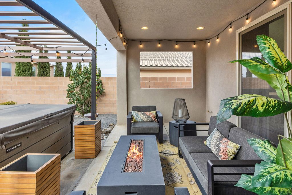 Image 30 of property listing at 8609 Chilte Pine Road NW, Albuquerque, NM 87120