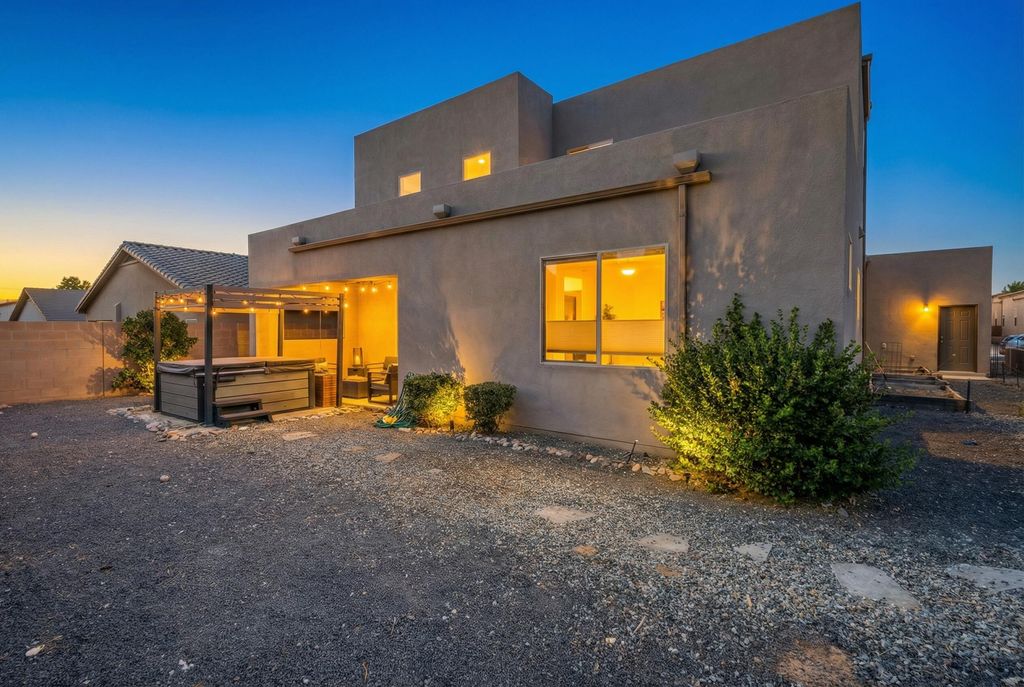 Image 33 of property listing at 8609 Chilte Pine Road NW, Albuquerque, NM 87120
