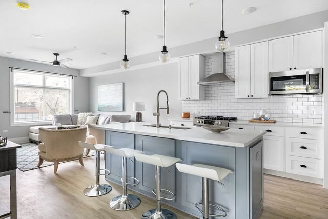 261 WASHINGTON Boulevard 505, Oak Park, IL 60304