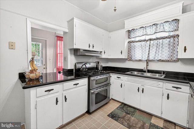 1131 OAK HILL AVE, Hagerstown, MD 21742