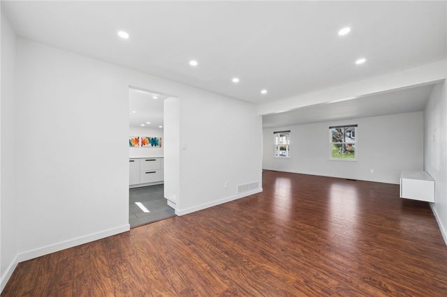 117 Mohawk Drive, Hempfield Twp, PA 15601