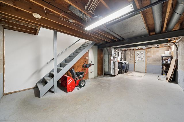 117 Mohawk Drive, Hempfield Twp, PA 15601