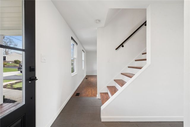 117 Mohawk Drive, Hempfield Twp, PA 15601