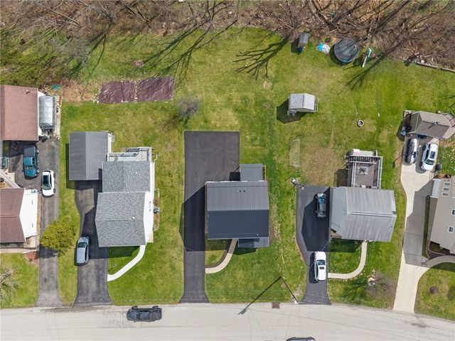 117 Mohawk Drive, Hempfield Twp, PA 15601