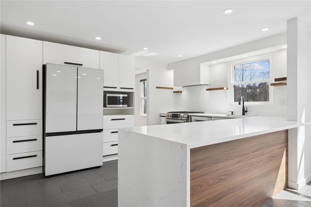 117 Mohawk Drive, Hempfield Twp, PA 15601