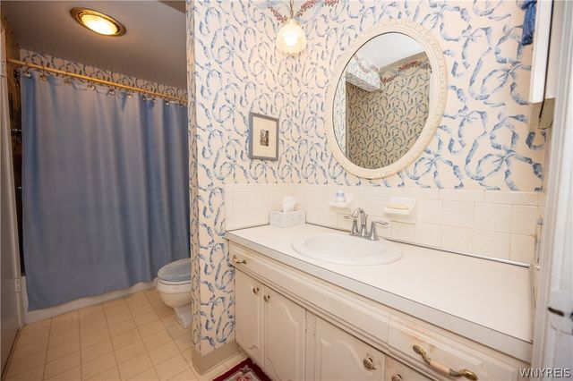 50 Hamlin Sq H, Amherst, NY 14221