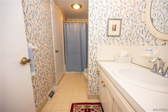 50 Hamlin Sq H, Amherst, NY 14221