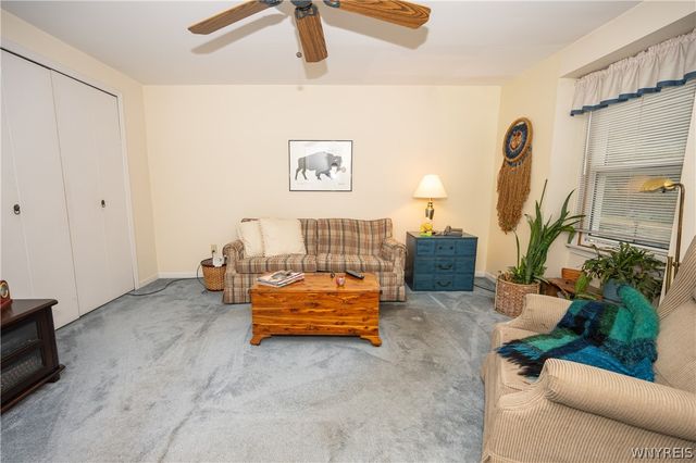 50 Hamlin Sq H, Amherst, NY 14221