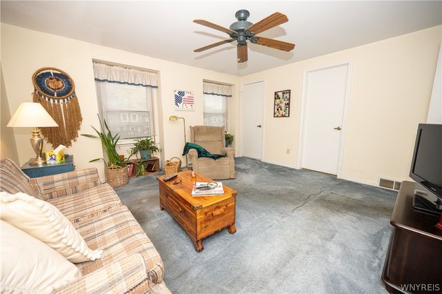 50 Hamlin Sq H, Amherst, NY 14221