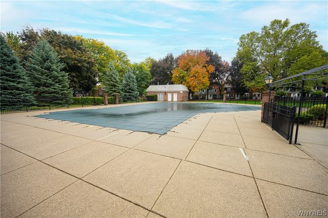 50 Hamlin Sq H, Amherst, NY 14221