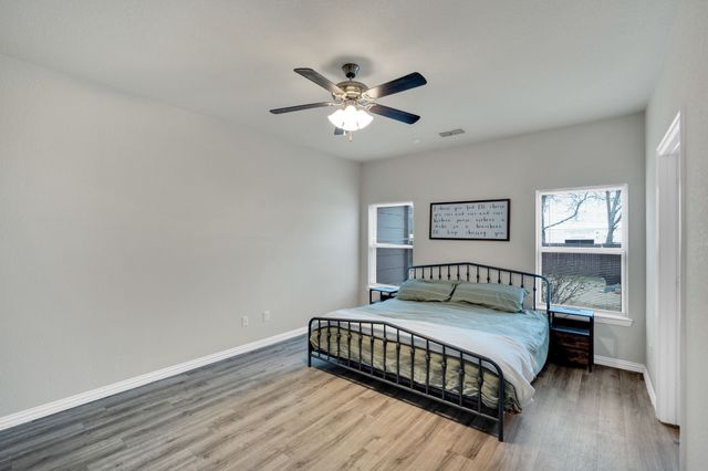 503 Woodhaven Drive, Waxahachie, TX 75165