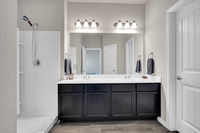 503 Woodhaven Drive, Waxahachie, TX 75165