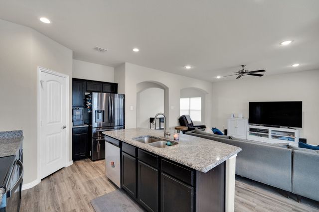 503 Woodhaven Drive, Waxahachie, TX 75165