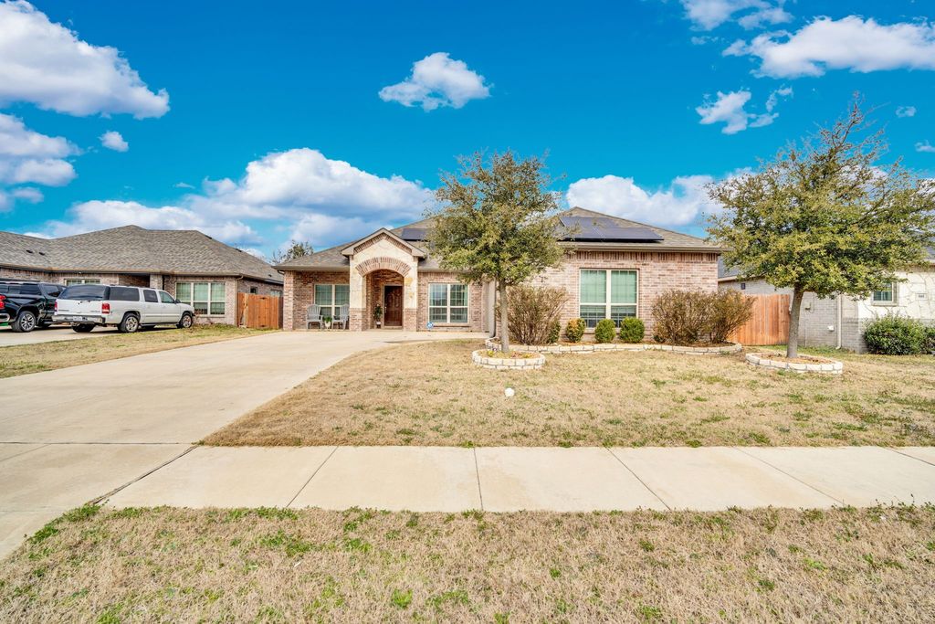 503 Woodhaven Drive, Waxahachie, TX 75165