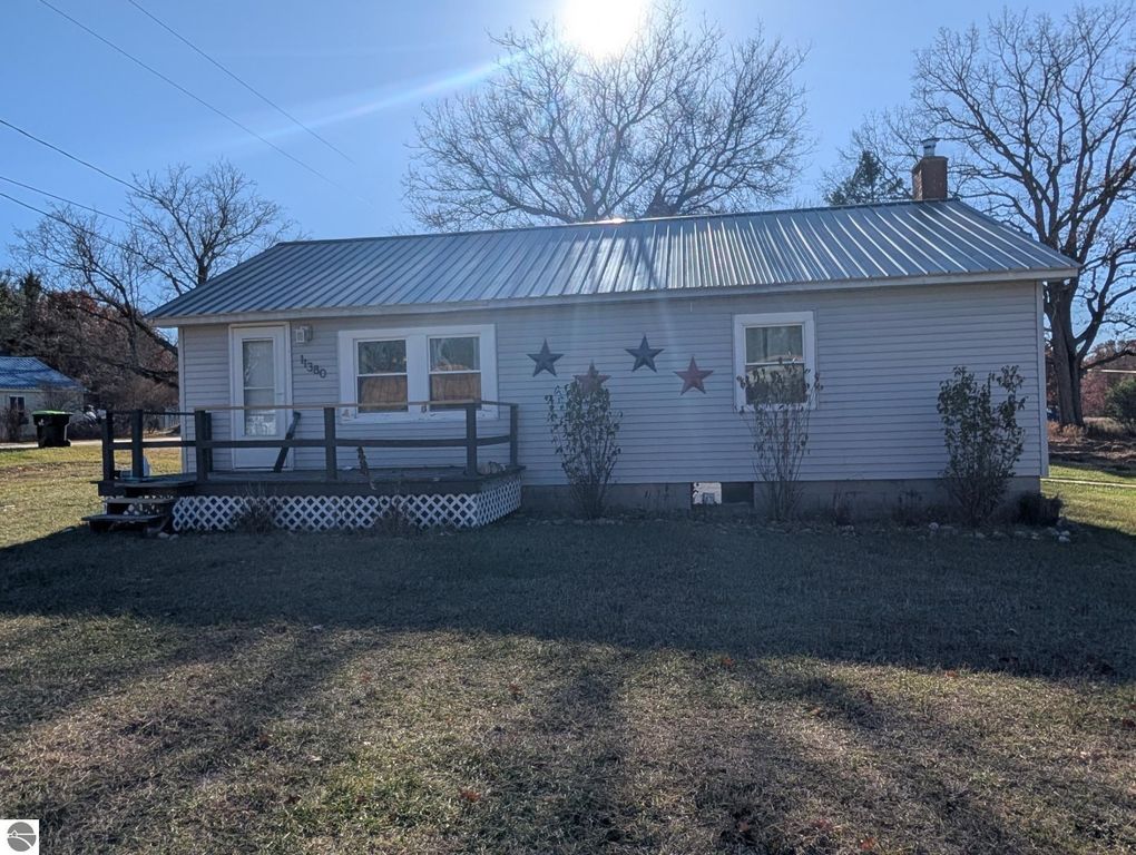 Image 2 of property listing at 11380 Philips Street, Fife Lake, MI 49633