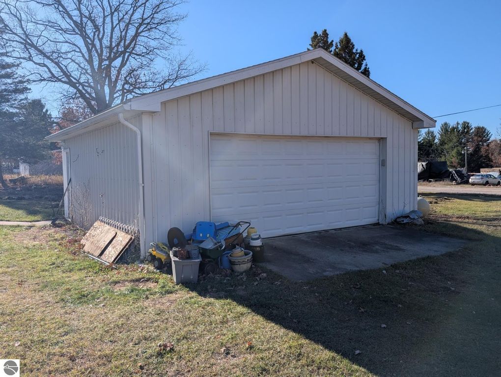 Image 33 of property listing at 11380 Philips Street, Fife Lake, MI 49633