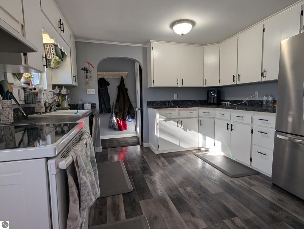 Image 5 of property listing at 11380 Philips Street, Fife Lake, MI 49633