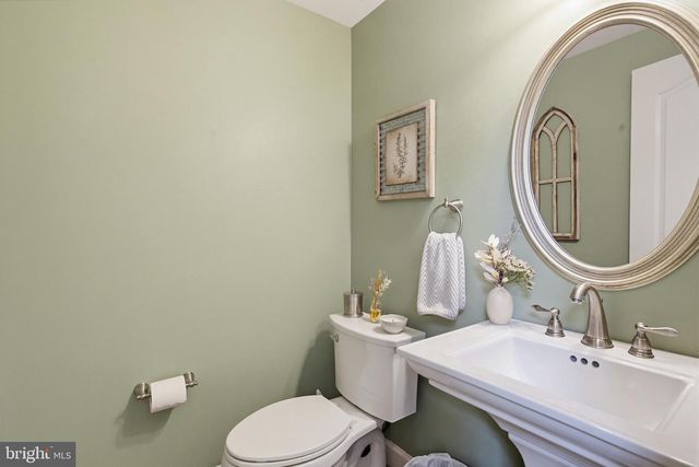 7213 CLIFF PINE DR, Gaithersburg, MD 20879