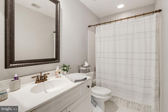 7213 CLIFF PINE DR, Gaithersburg, MD 20879