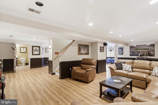 7213 CLIFF PINE DR, Gaithersburg, MD 20879