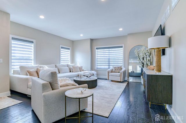 1529 Paxton Lane, Monroe, NJ 08831