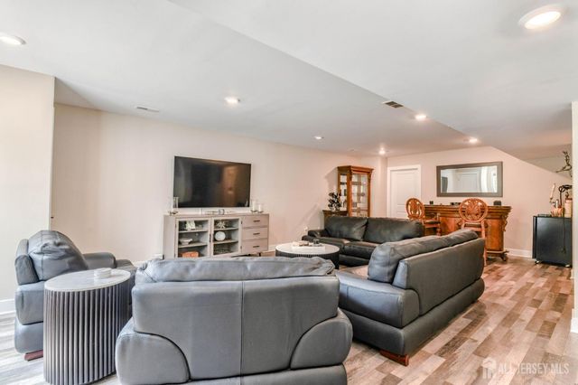 1529 Paxton Lane, Monroe, NJ 08831