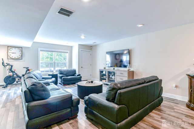 1529 Paxton Lane, Monroe, NJ 08831