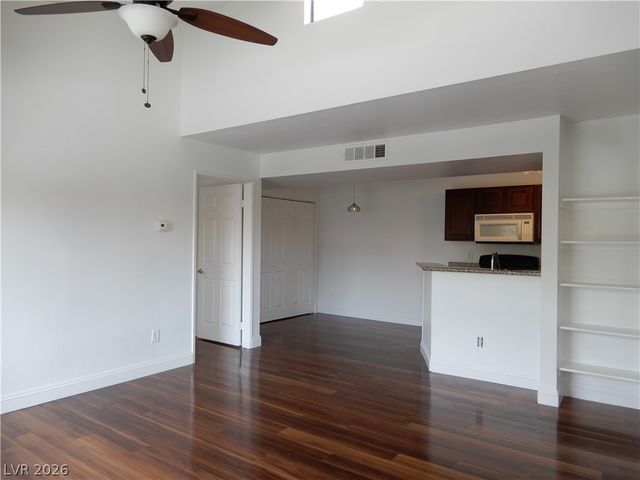 5122 South Jones Boulevard 201, Las Vegas, NV 89118
