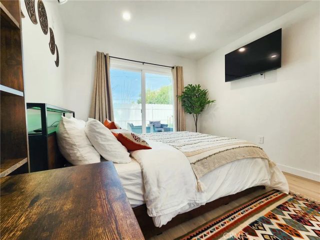 22131 Bassett Street, Canoga Park, CA 91303