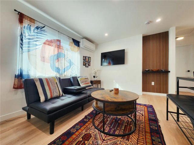 22131 Bassett Street, Canoga Park, CA 91303