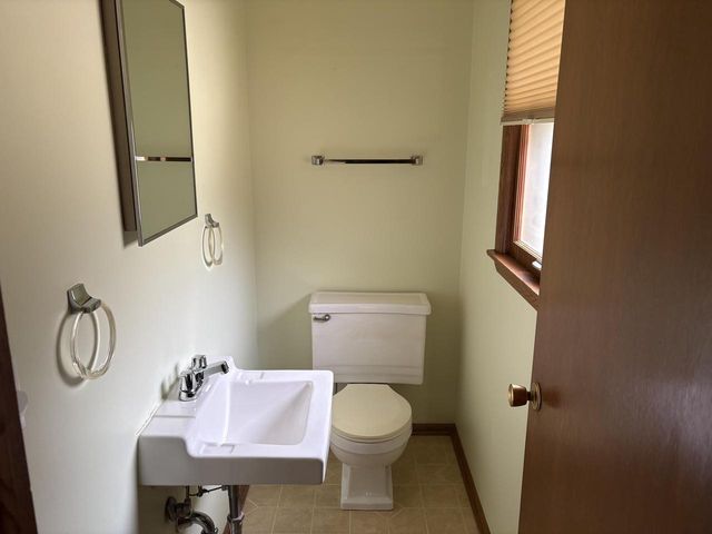 231 E Sunset DRIVE, Oak Creek, WI 53154