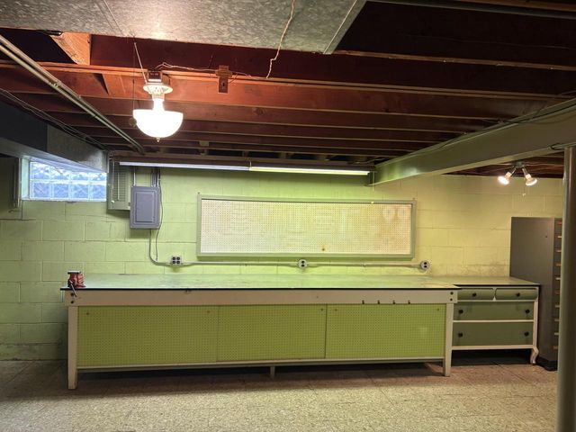 231 E Sunset DRIVE, Oak Creek, WI 53154