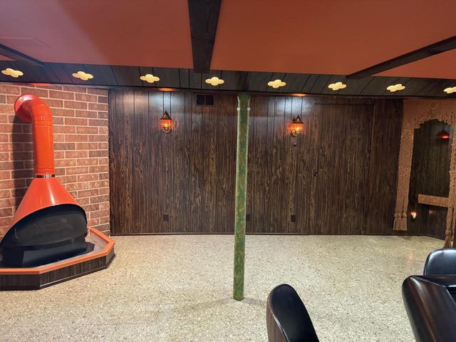 231 E Sunset DRIVE, Oak Creek, WI 53154