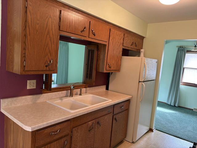 231 E Sunset DRIVE, Oak Creek, WI 53154