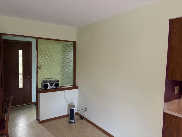 231 E Sunset DRIVE, Oak Creek, WI 53154