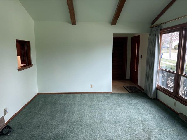 231 E Sunset DRIVE, Oak Creek, WI 53154