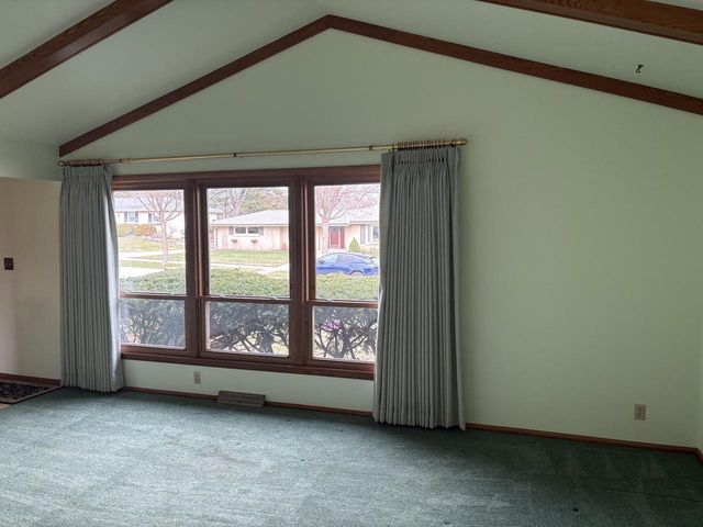 231 E Sunset DRIVE, Oak Creek, WI 53154