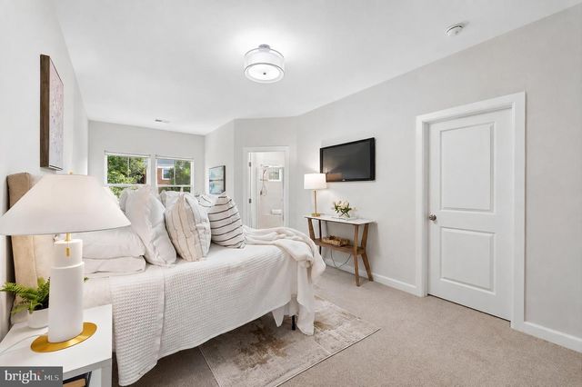 9251 WOOD VIOLET CT, Fairfax, VA 22031