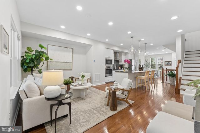 9251 WOOD VIOLET CT, Fairfax, VA 22031