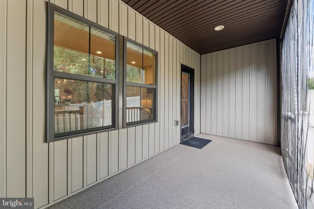 9251 WOOD VIOLET CT, Fairfax, VA 22031