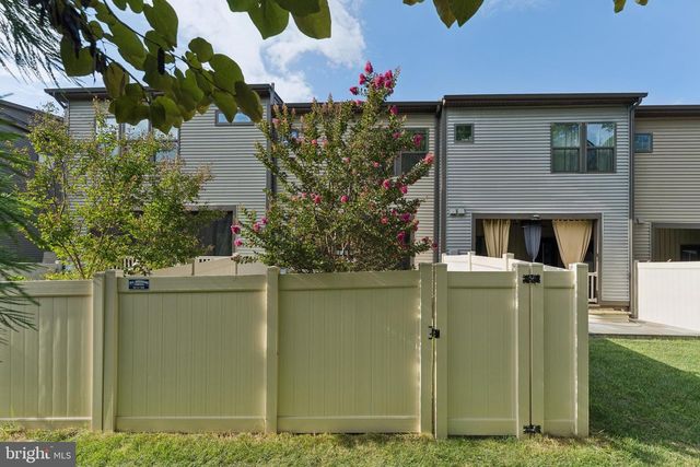 9251 WOOD VIOLET CT, Fairfax, VA 22031