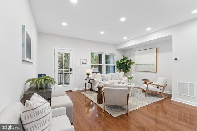 9251 WOOD VIOLET CT, Fairfax, VA 22031