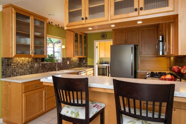 6613 Cypress Wood Cir, Riverbank, CA 95367