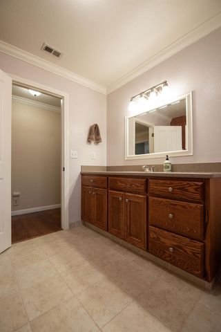 6613 Cypress Wood Cir, Riverbank, CA 95367