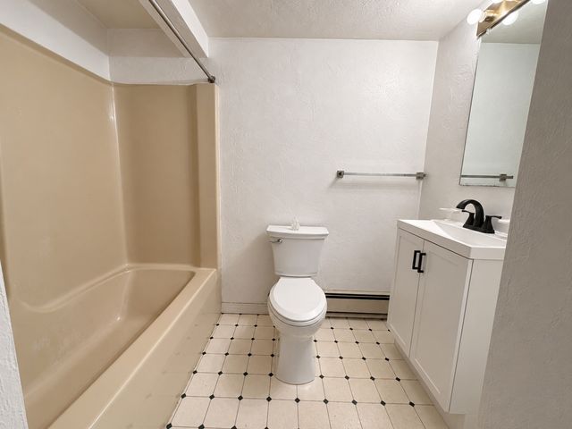 126 Turnpike St B, Canton, MA 02021
