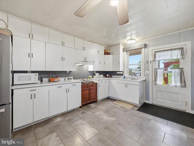 740 HEIDLERSBURG RD, Biglerville, PA 17307