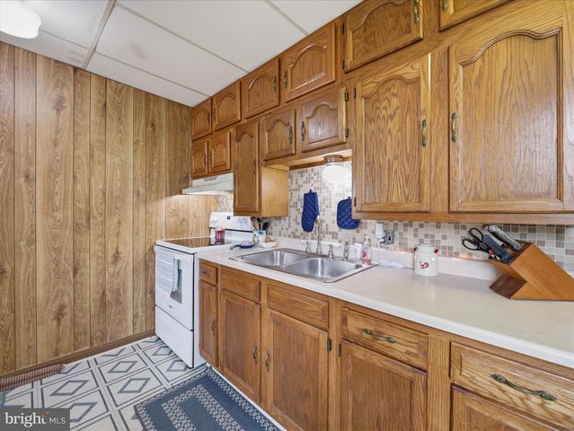 740 HEIDLERSBURG RD, Biglerville, PA 17307